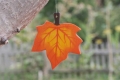 Ahornblatt klein orange, mit Aufhänger
